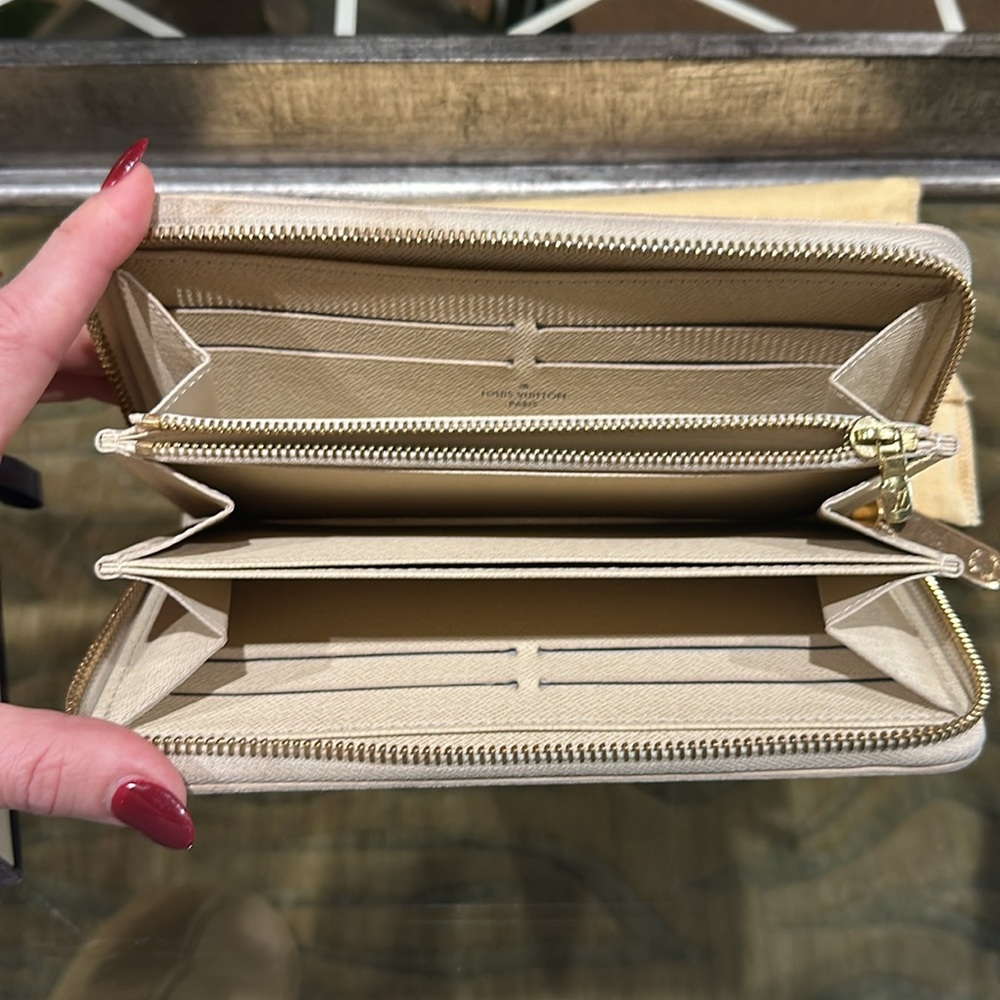 Louis Vuitton Damier Azur Zippy Wallet - Picture 9 of 12